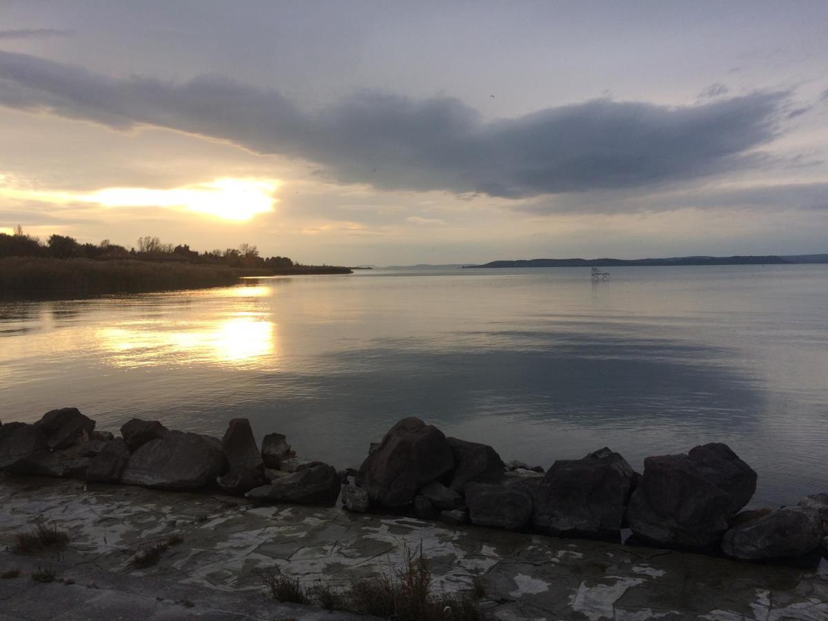 Pitypang Apartman Siófok Buitenkant foto